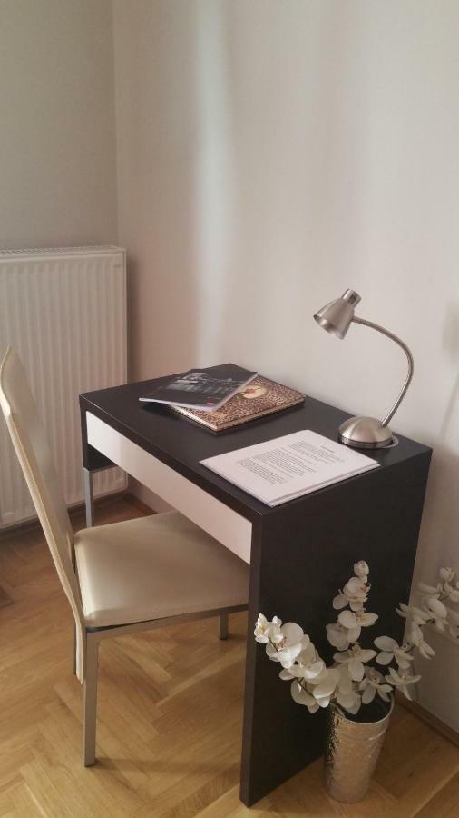 Downtown Garden Isle In Urban Style-Free Parking Apartment Budapest Bagian luar foto