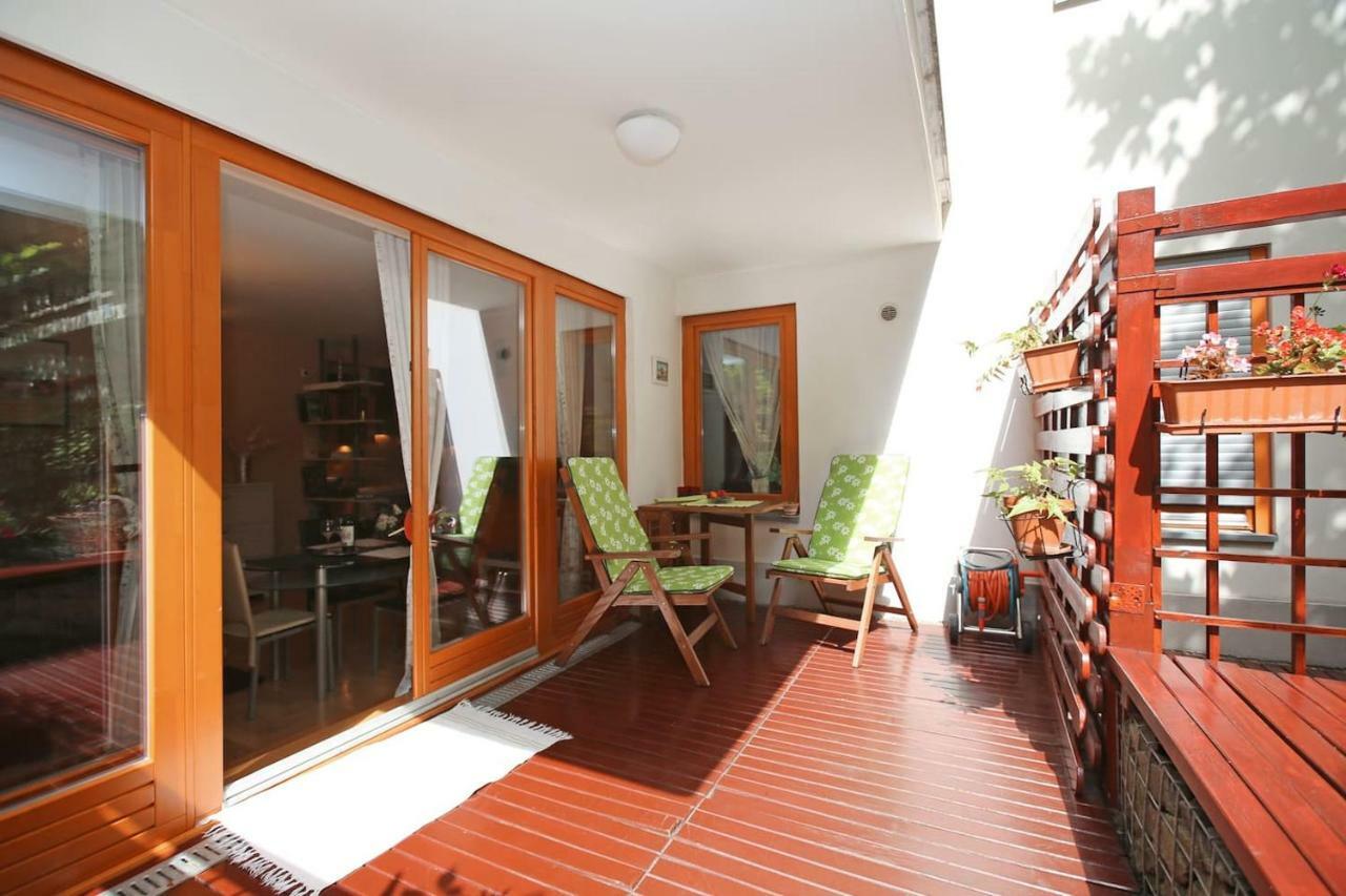 Downtown Garden Isle In Urban Style-Free Parking Apartment Budapest Bagian luar foto